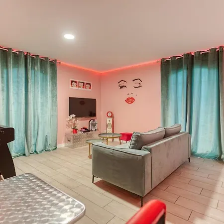Suite Familiale 4P Avec Jacuzzi Prive شقة *
