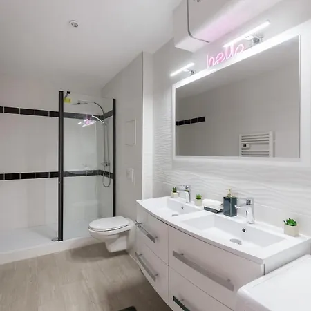 Suite Familiale 4P Avec Jacuzzi Prive *